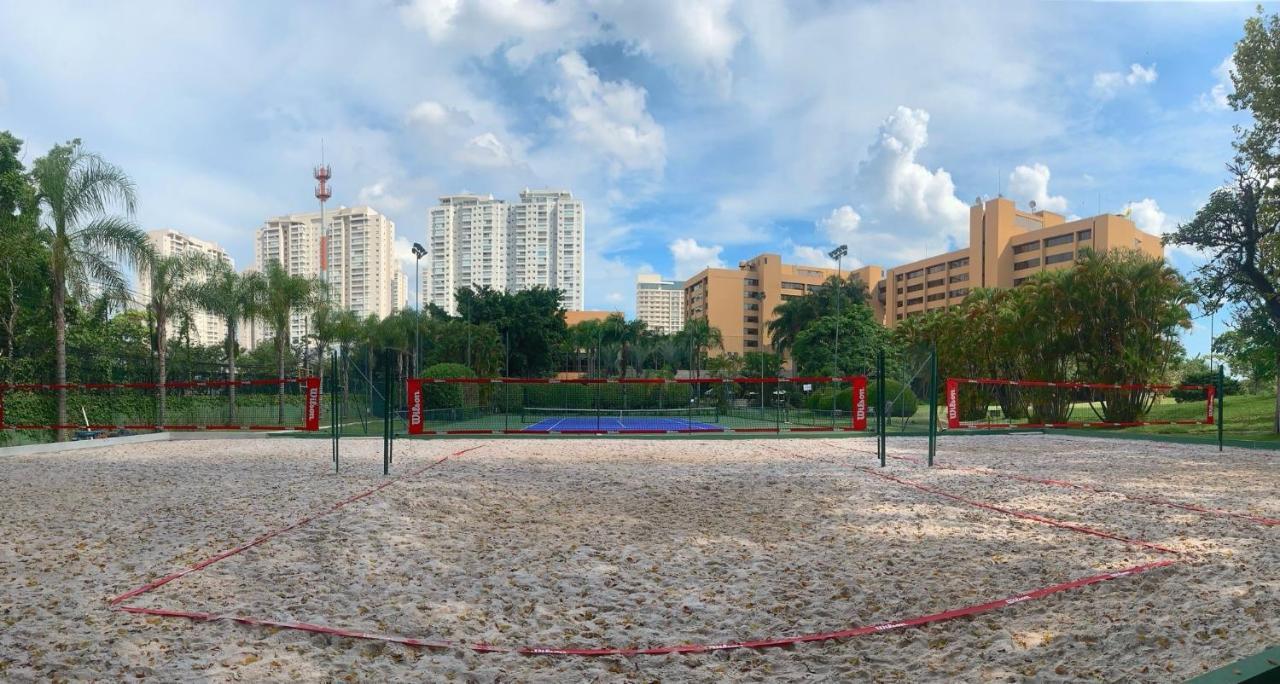 Hotel Transamerica ساو باولو المظهر الخارجي الصورة Tennis courts at the park