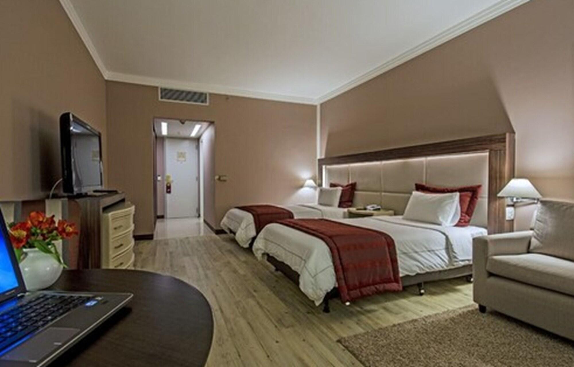 Hotel Transamerica ساو باولو المظهر الخارجي الصورة A room at the hotel