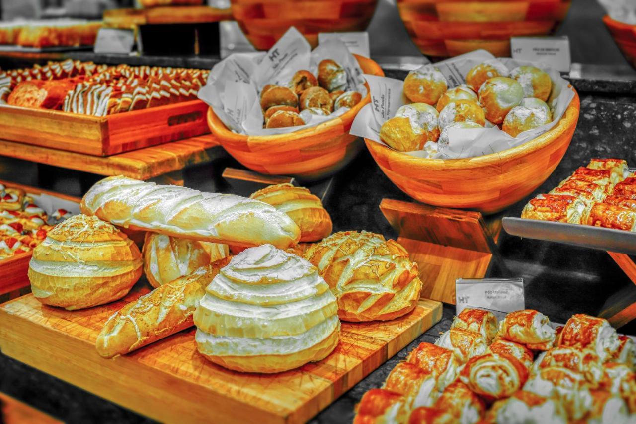 Hotel Transamerica ساو باولو المظهر الخارجي الصورة A selection of pastries