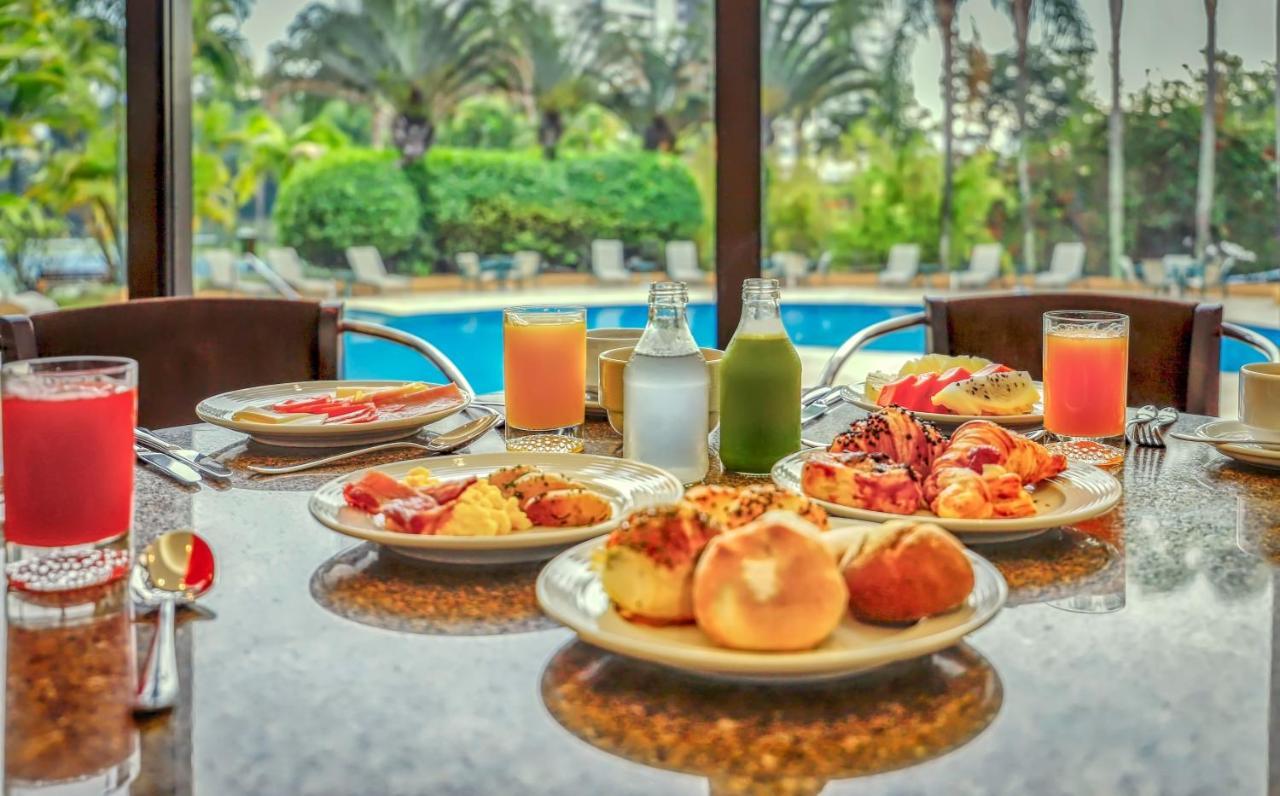 Hotel Transamerica ساو باولو المظهر الخارجي الصورة Breakfast at the hotel